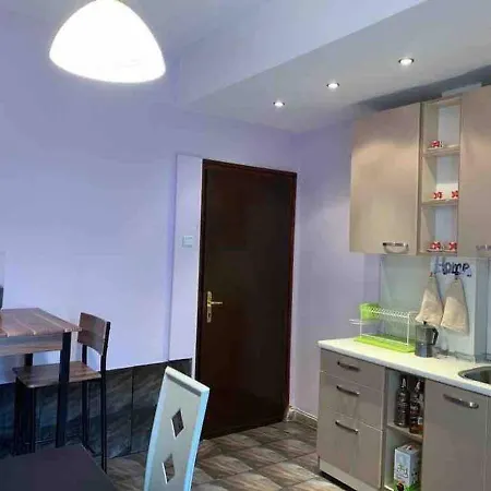 Multi-apartment In Top Center Apartment *