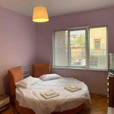 Multi-apartment In Top Center Apartment *