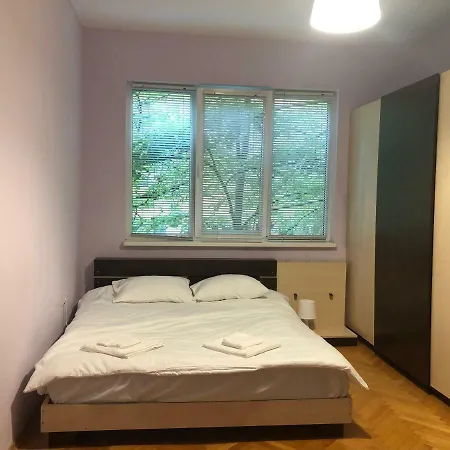 Multi-apartment In Top Center *